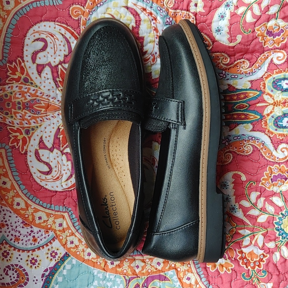 Clarks Raisie Jump Black Slip-on Loafers Women's Size 6.5 M. NWOT